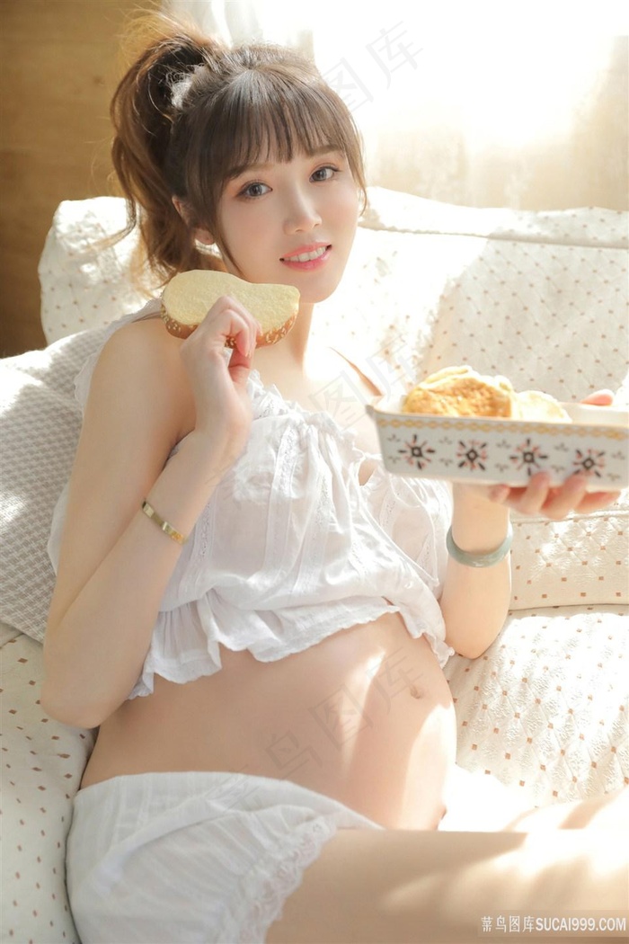 火车上双乳被一左一右吃